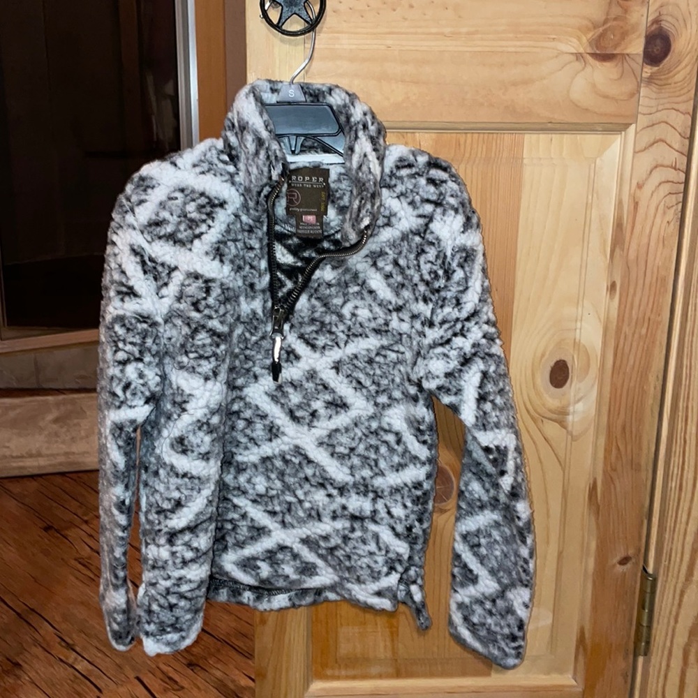 Roper pullover